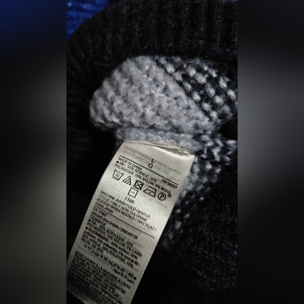 Old Navy Multicolor Striped Crew Neck Sweater - Picture 5 of 5